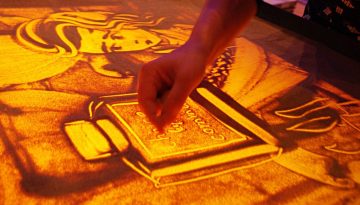 Sandmalerin-Leinup-Agentur München web bild