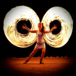 feuertaenzerin-led-show-hochzeit-Event feuertaenzerin-led-show-hochzeit-Event