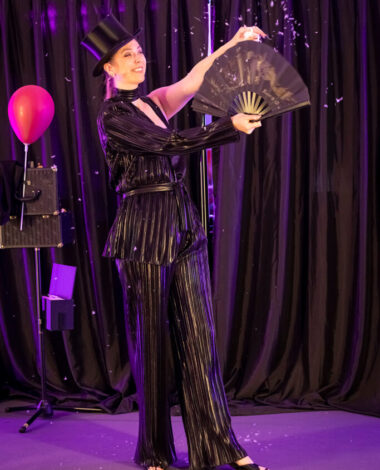 Magic Zauberkünstlerin Close Up bei Leinup Magic Zauberkünstlerin Close Up bei Leinup