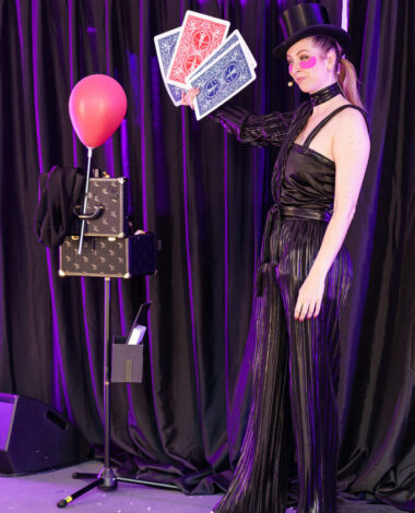 Magic Zauberkünstlerin Close Up bei Leinup bild4 Magic Zauberkünstlerin Close Up bei Leinup bild4