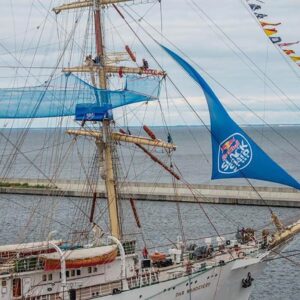 Slackliner Leinup Agentur Event-Redbull-Slackship-Polen-1