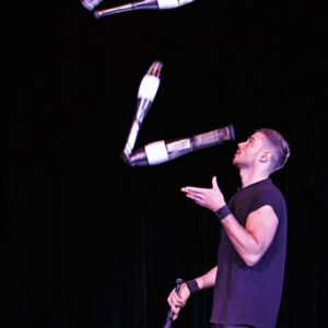 Jongleur für Events bei Leinup Künstleragentur Jongleur für Events bei Leinup Künstleragentur