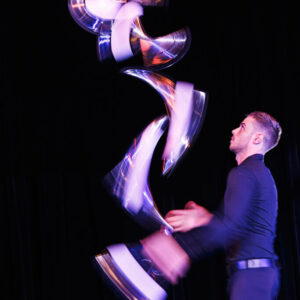 Tempo-Jonglage Leinup Agentur Artsiten Künstler Tempo-Jonglage Leinup Agentur Artsiten Künstler