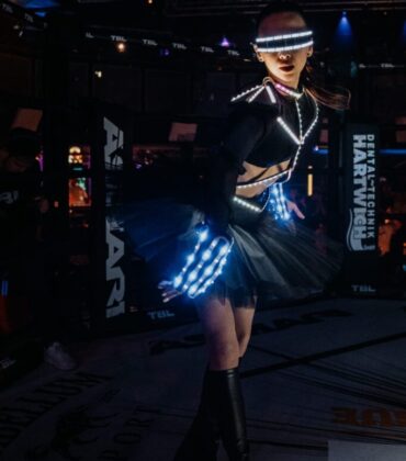 LED Tanz Show-Act von Leinup Bild 01 LED Tanz Show-Act von Leinup Bild 01