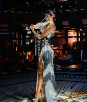 LED-Violinistin für Events Künstler- und Vermittlungsagentur LineUp