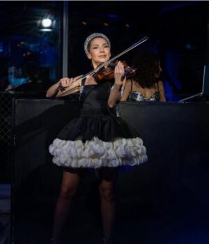 Violinistin bei Leinup Bilder 01