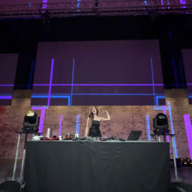 Led-Violinistin-DJane_Events-Shows-Leinup-Agentur Led-Violinistin-DJane_Events-Shows-Leinup-Agentur